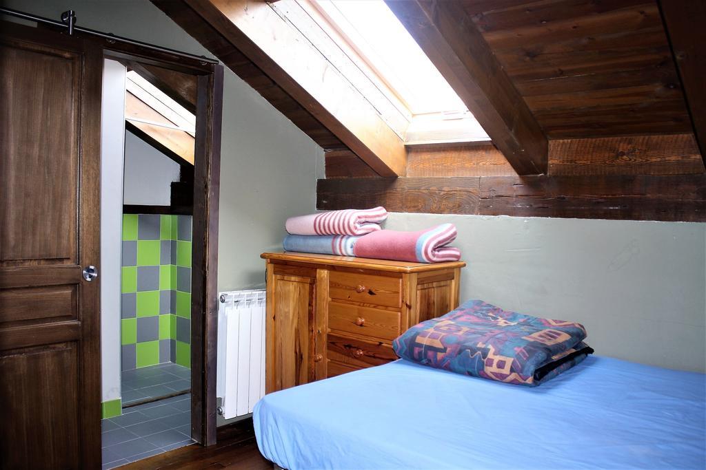 Albergue A'Noguera Castiello de Jaca Exterior photo